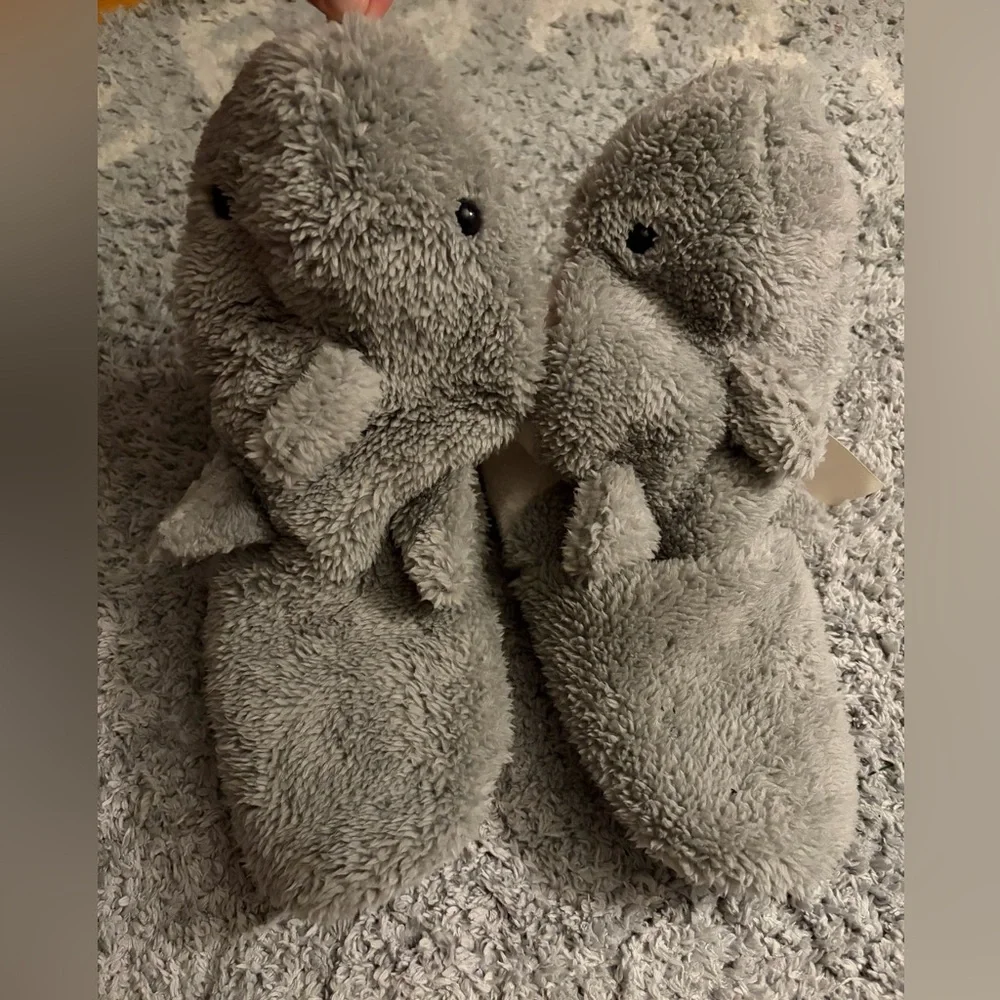 NWT•Boys’ Shark Slippers | Size XL (4-5)